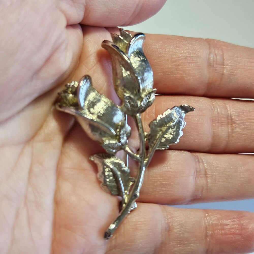 Celebrity NY Silver Tone Two Rose Textured Brooch Vintage
